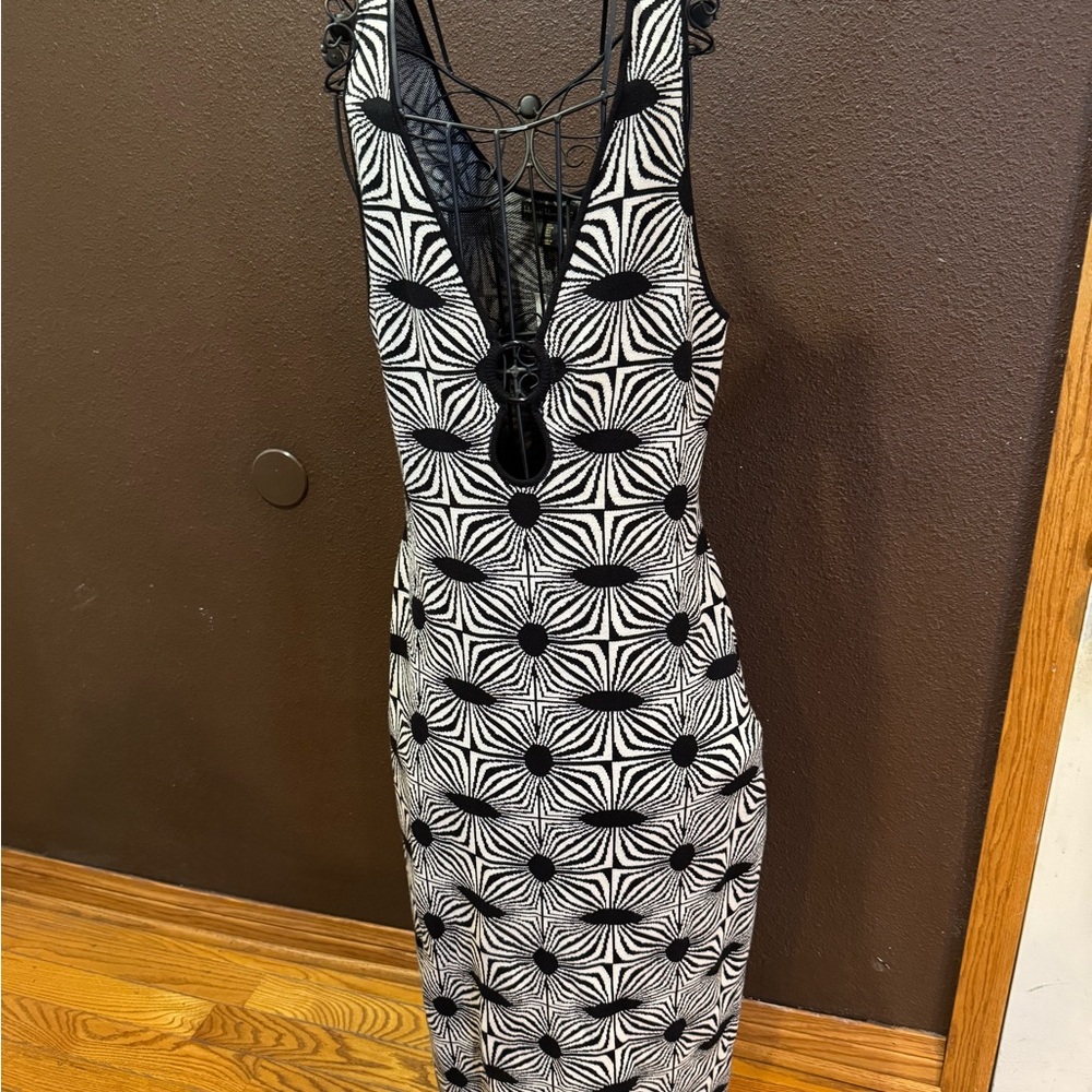 House of Harlow 1960 Black and White Backless Dress